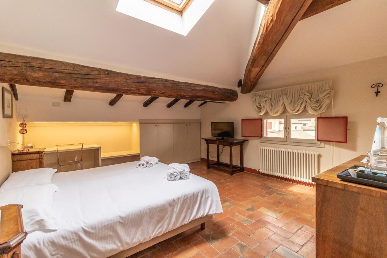 Casa Isolani Charms Rooms Santo Stefano ボローニャ エクステリア 写真