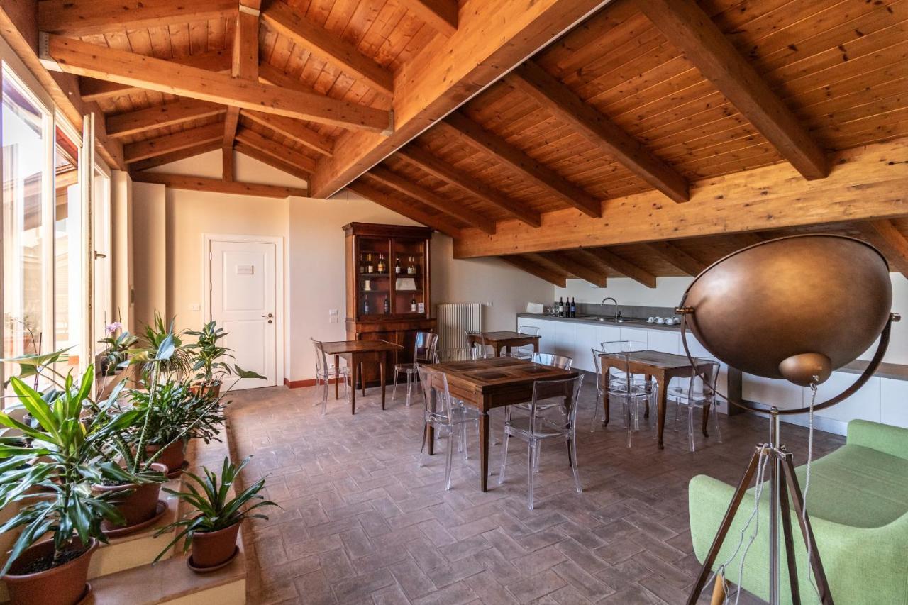 Casa Isolani Charms Rooms Santo Stefano ボローニャ エクステリア 写真